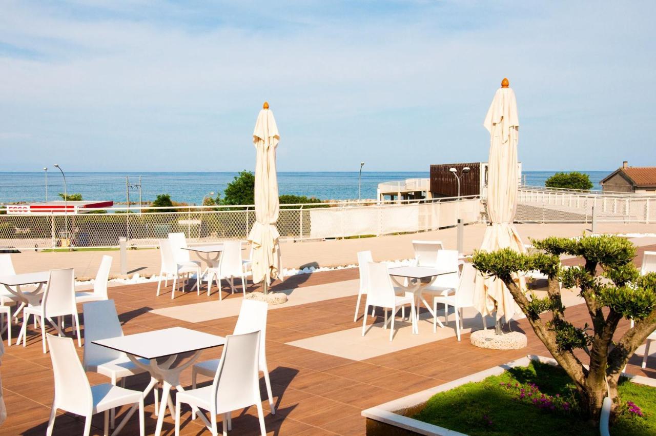 Ambruosi Village Resort & Spa Massignano Eksteriør billede
