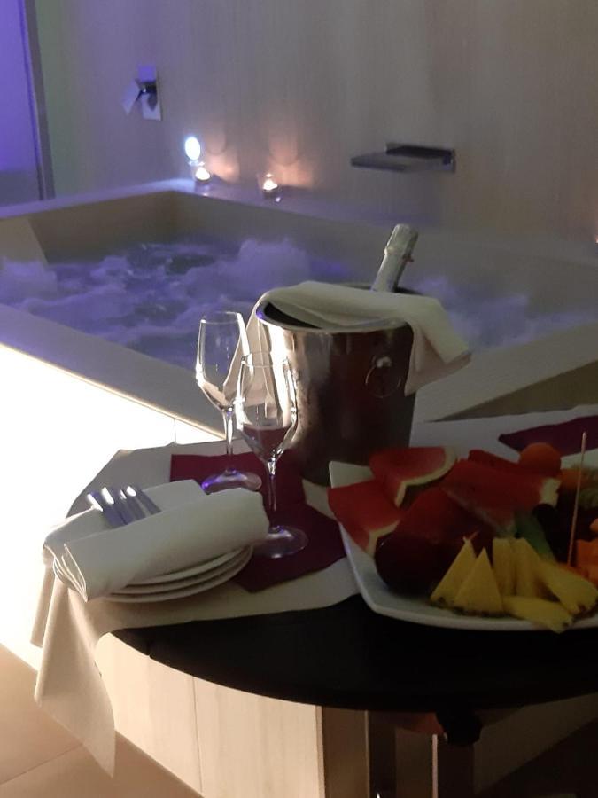 Ambruosi Village Resort & Spa Massignano Eksteriør billede